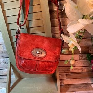 Fossil Leather crossbody in excellent condition.